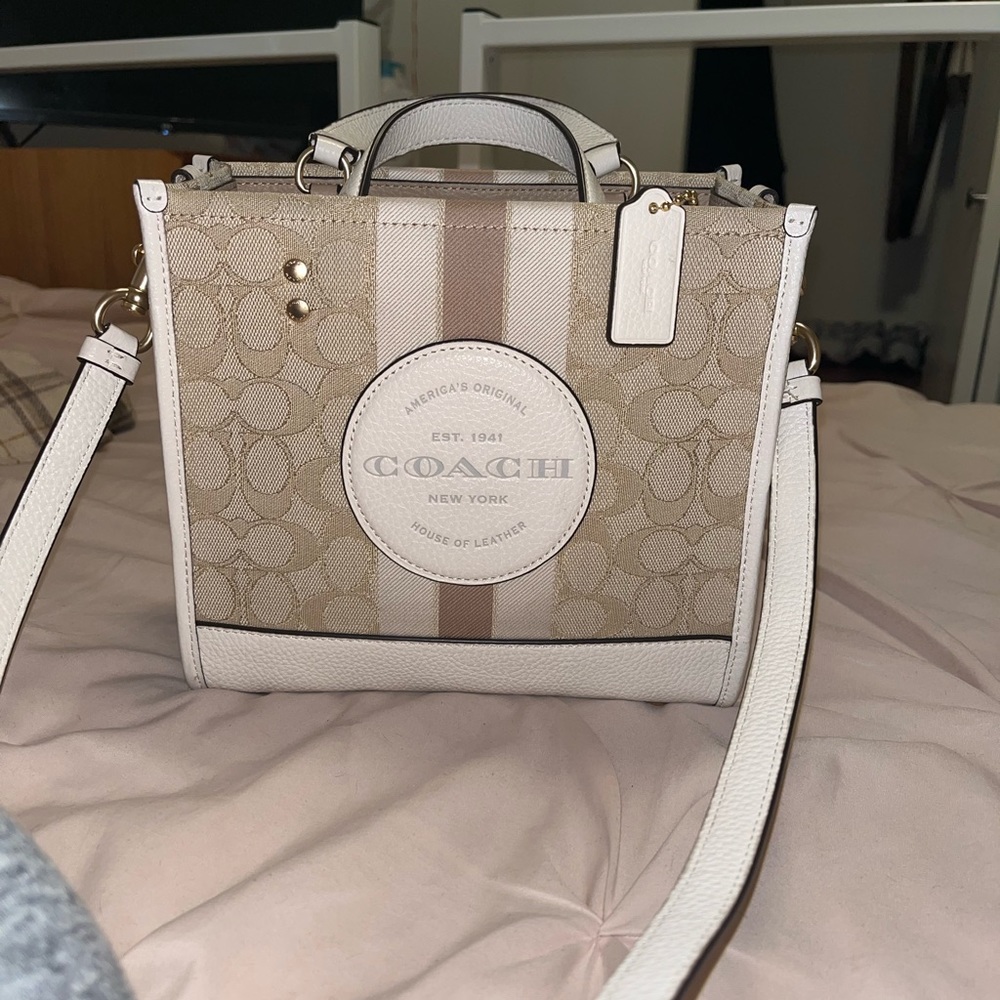 Coach Dempsey Tote 22